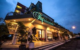 Thy Hotel