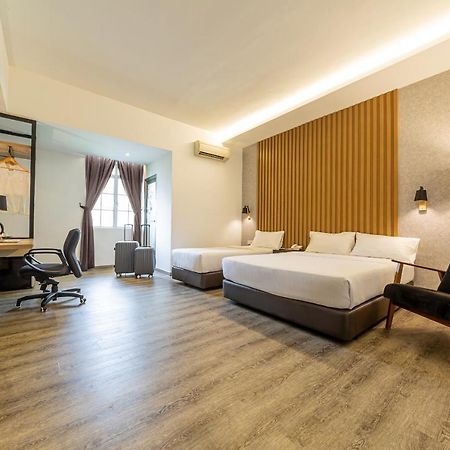 Thy Executive Hotel Джохор-Бару Экстерьер фото