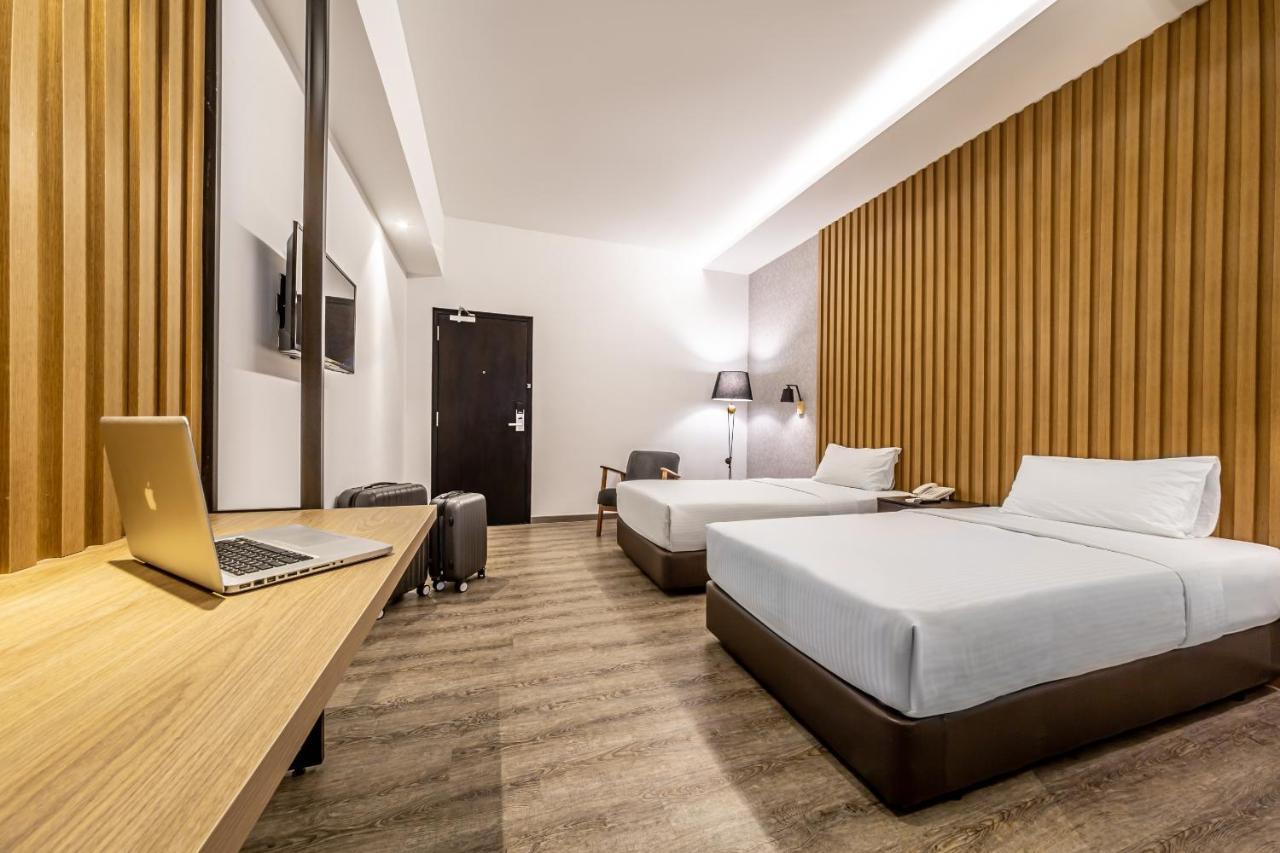 Thy Executive Hotel Джохор-Бару Экстерьер фото
