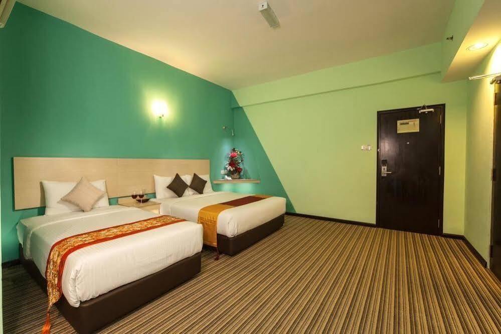 Thy Executive Hotel Джохор-Бару Экстерьер фото
